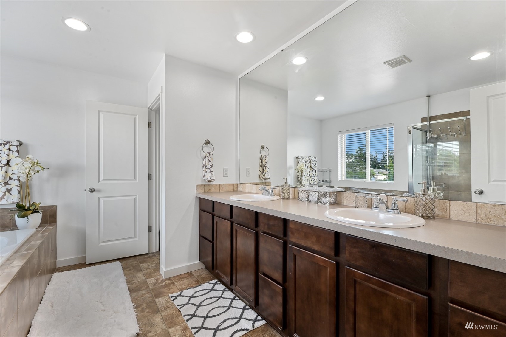 955 Lyle Ridge Circle Oak Harbor, WA 98277 - Photo 29 of 39 Gallery Image 29