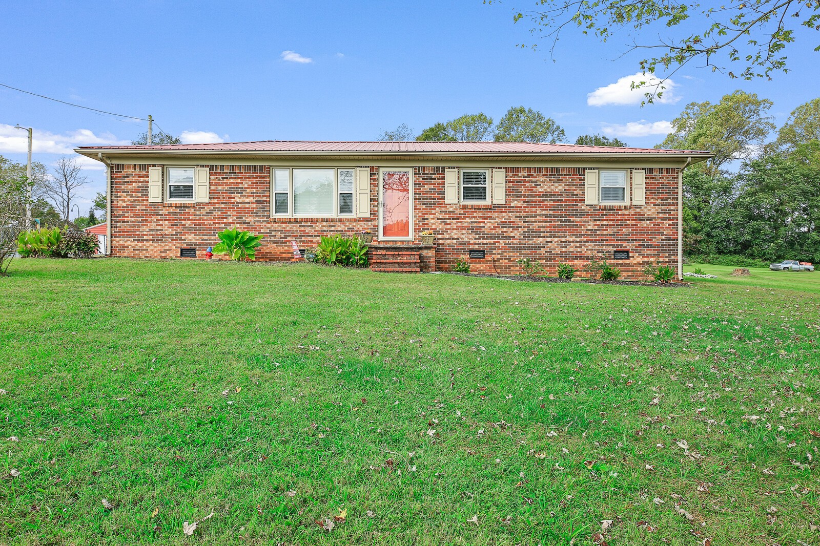 403 Hayes Subdivision Road Sparta, TN 38583 - Photo 4 of 31 Gallery Image 4