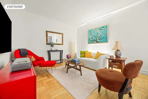 $1,100,000 | 71 Ocean Parkway, Unit 2N | Windsor Terrace