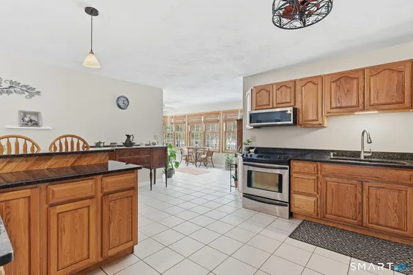 $517,900 | 724 Cook Hill Road, Killingly, CT 06239