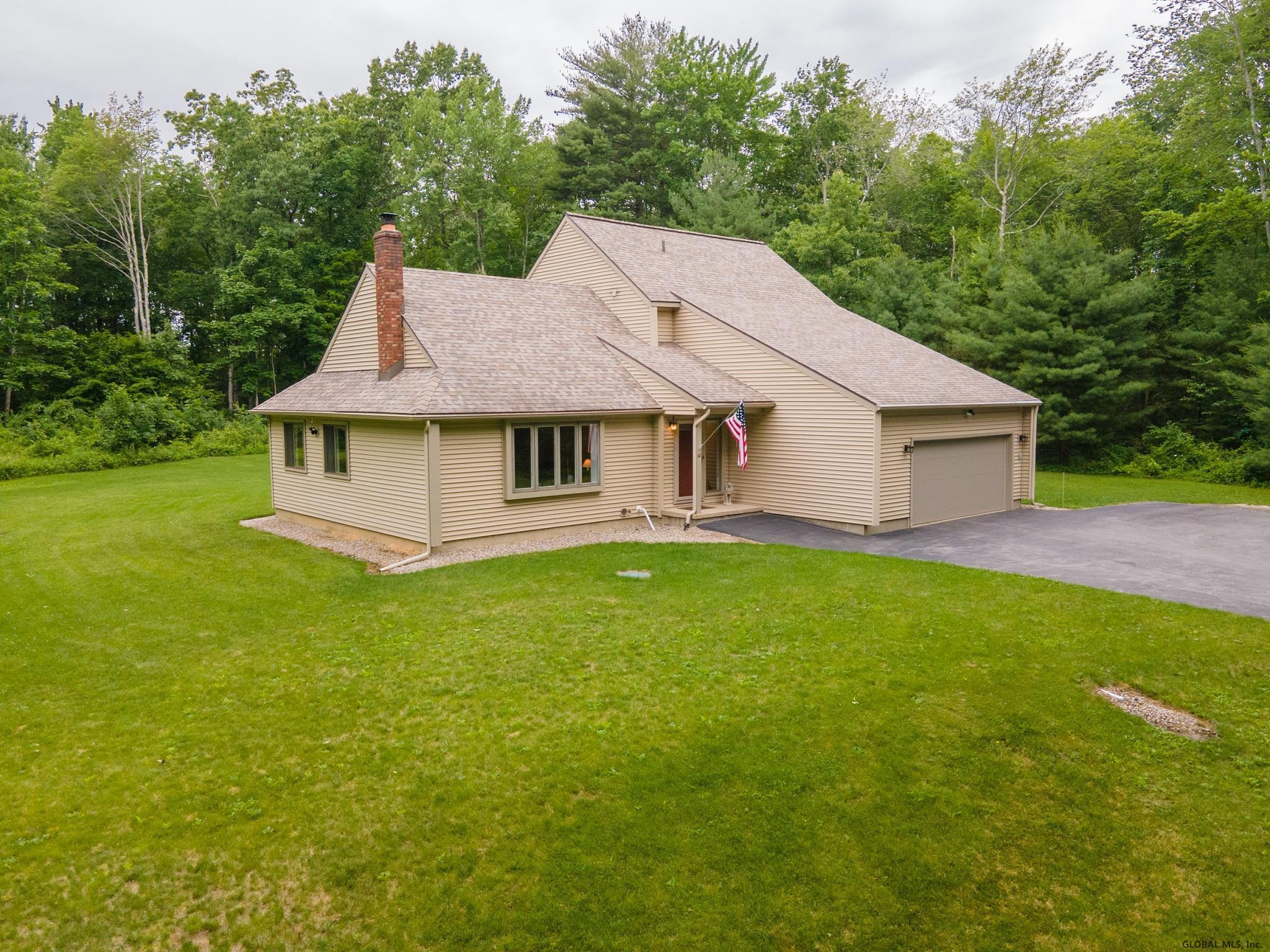 62 Nott Road Rexford, NY 12148 - Photo 2 of 57 Photo 2