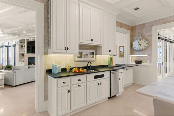 $8,490,000 | 316 Yacht Club Lane, St. Simons Island, GA 31522