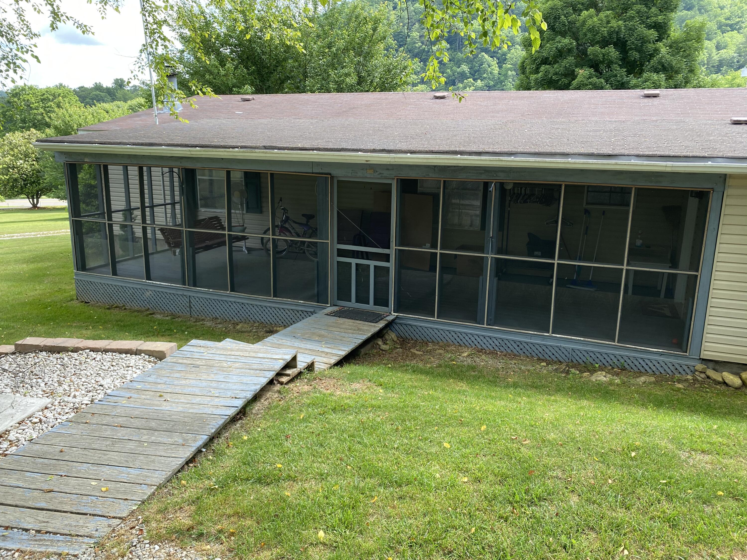 1269 Alleghany Spring Road Shawsville, VA 24162 - Photo 2 of 18 71CB1084-2C63-4A96-9E14-FB23F2E0CABE