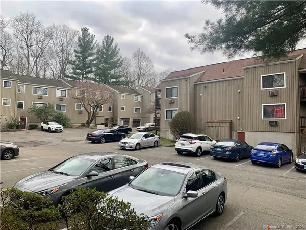 $1,800 | 3004 Madison Avenue, Unit C, Bridgeport, CT 06606