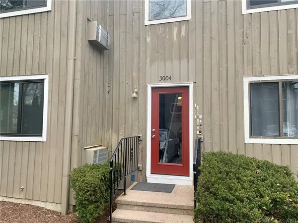 $1,800 | 3004 Madison Avenue, Unit C, Bridgeport, CT 06606