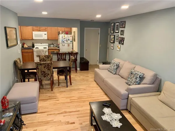 $1,800 | 3004 Madison Avenue, Unit C, Bridgeport, CT 06606