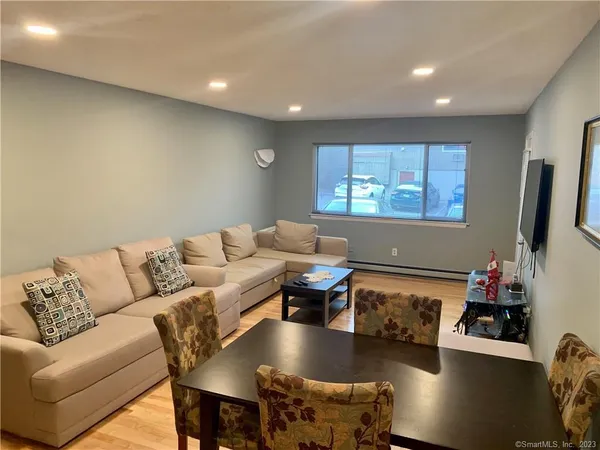 $1,800 | 3004 Madison Avenue, Unit C, Bridgeport, CT 06606