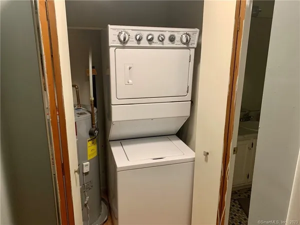 $1,800 | 3004 Madison Avenue, Unit C, Bridgeport, CT 06606