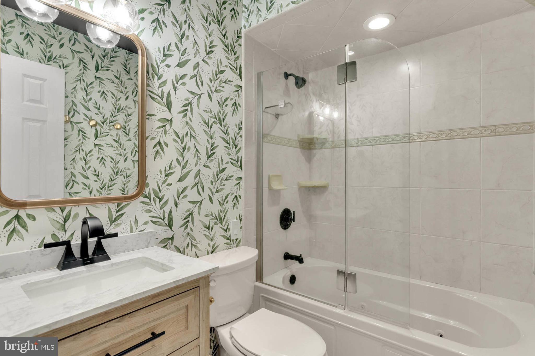 512 Tayman Drive Annapolis, MD 21403 - Photo 24 of 56 Upstairs Bathroom