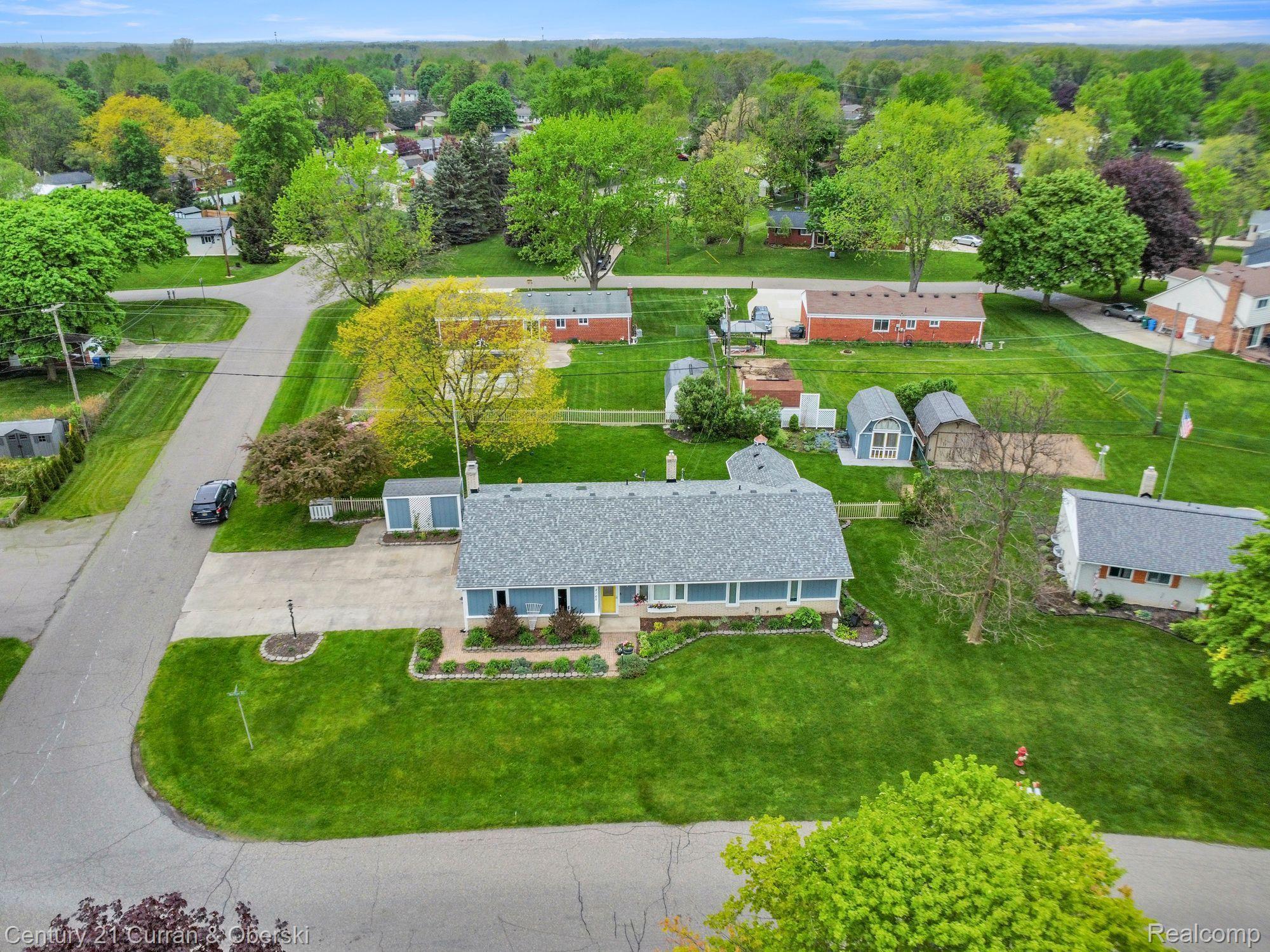 2165 Metzner Road Walled Lake, MI 48390 - Photo 26 of 30 Gallery Image 26