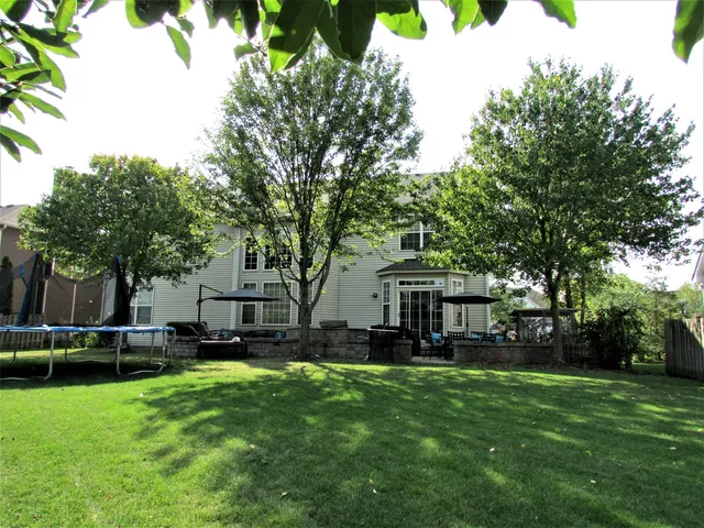 $539,900 | 18627 West Lazy Acre Road, Lake Villa, IL 60046