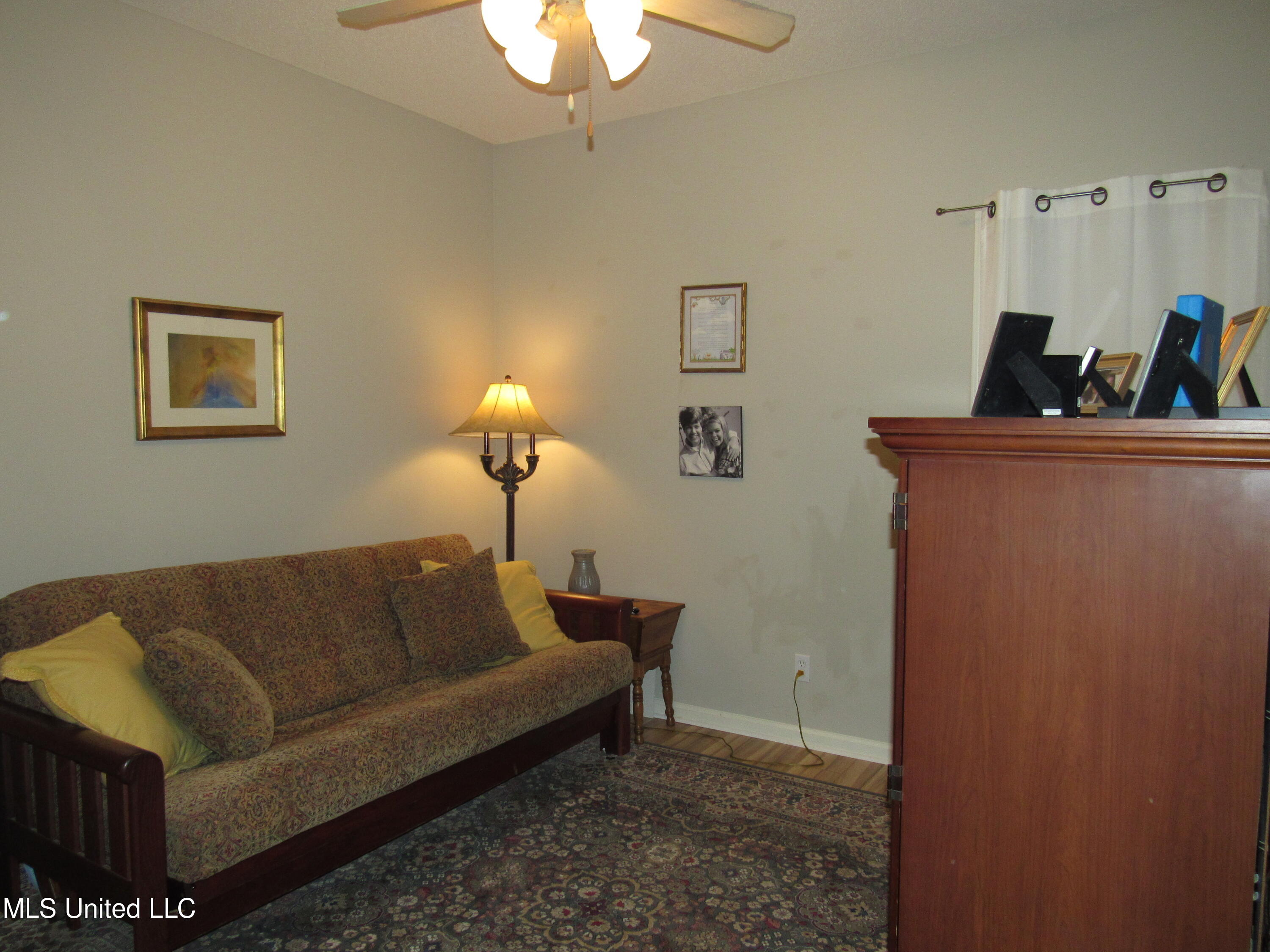 910 Cardinal Lane Hernando, MS 38632 - Photo 19 of 27 Guest bedroom
