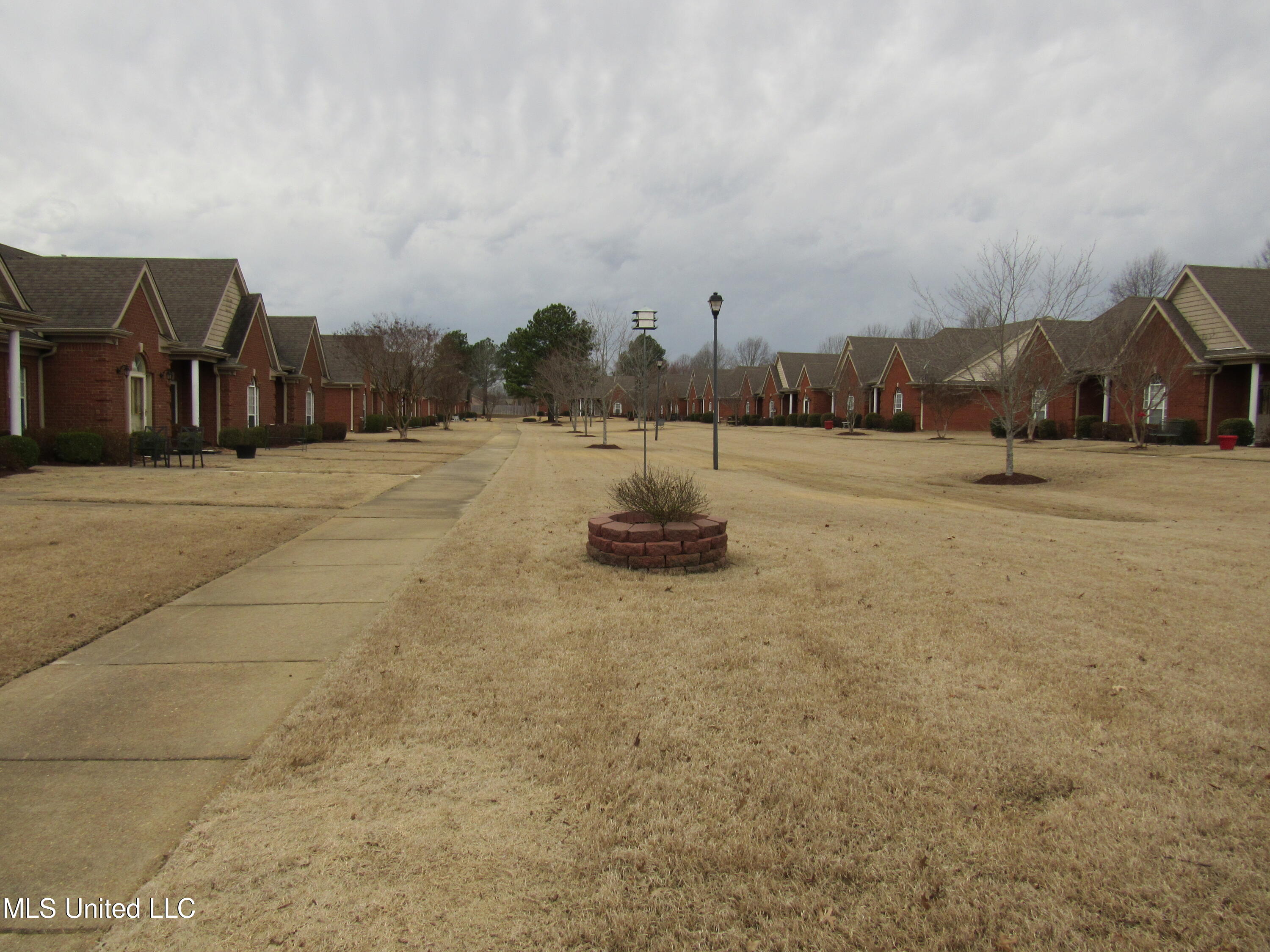 910 Cardinal Lane Hernando, MS 38632 - Photo 27 of 27 common area with walking trail