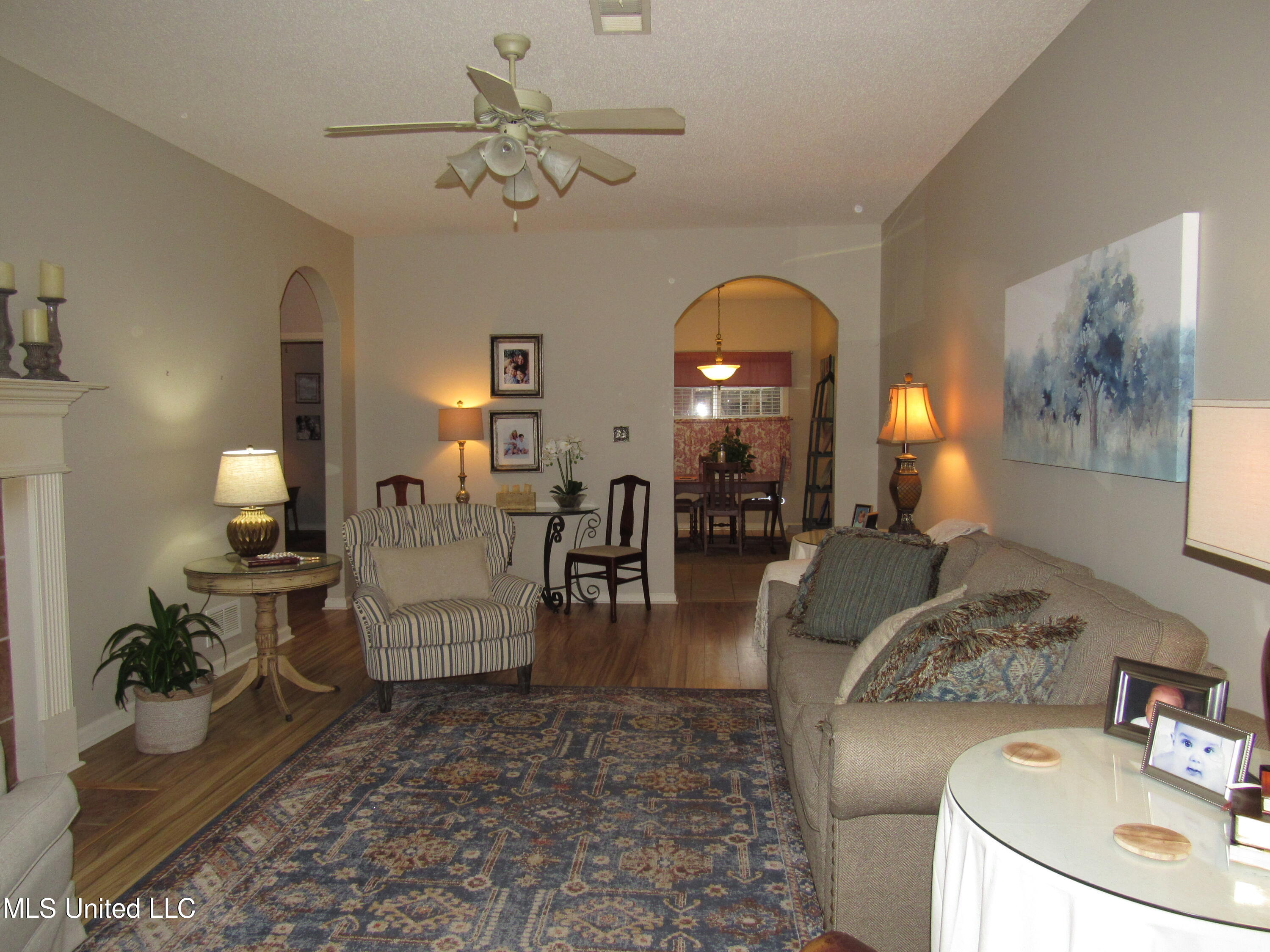 910 Cardinal Lane Hernando, MS 38632 - Photo 7 of 27 Living room view 2