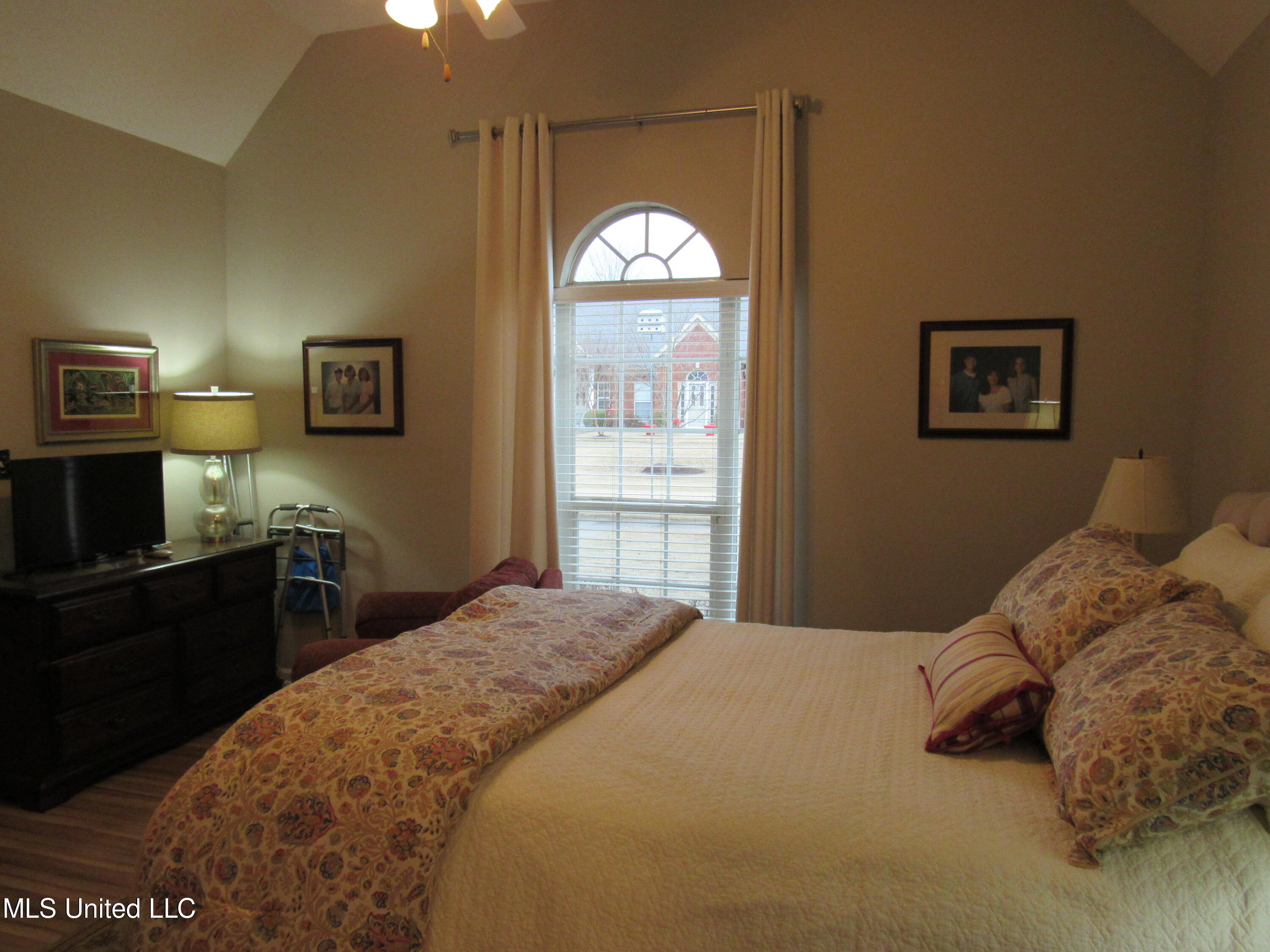 910 Cardinal Lane Hernando, MS 38632 - Photo 9 of 27 Master bedroom view 2