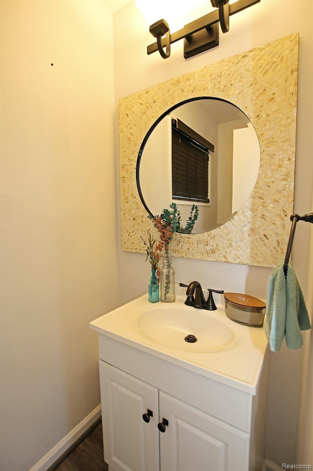 5248 Marconi Street Clarkston, MI 48348 - Photo 28 of 43 17) Kitchen Half Bath.jpg