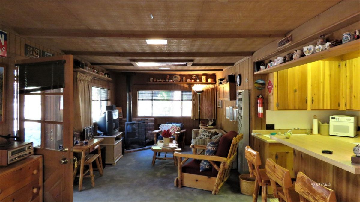 0 Lodge Road Idyllwild, CA 92549 - Photo 4 of 14 a view of a room with gym equipment
