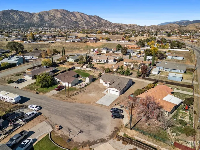 a view of residential houses
