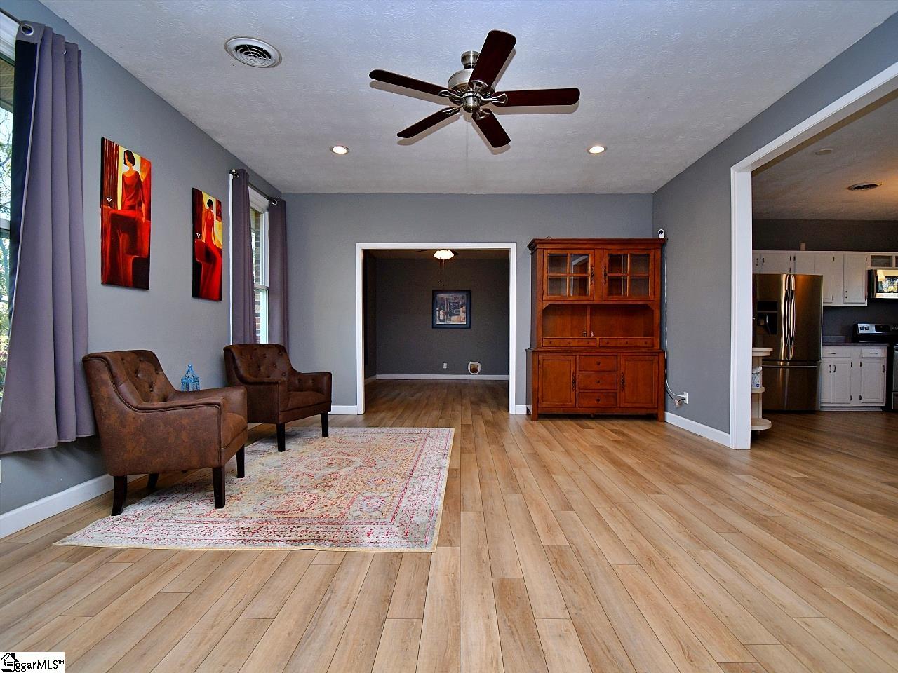 514 Brooks Road Mauldin, SC 29662 - Photo 4 of 36 Gallery Image 4