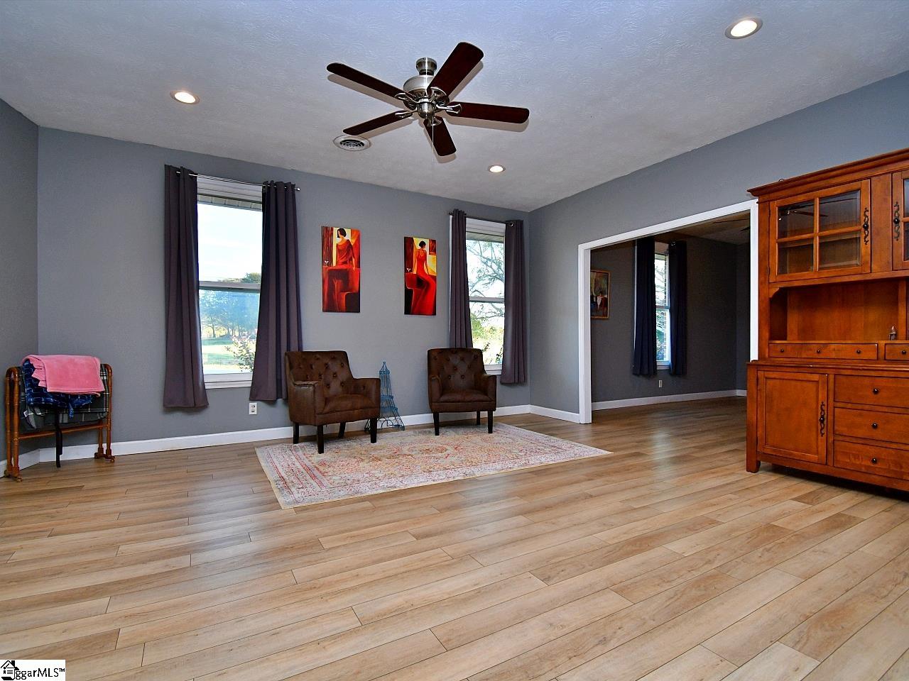 514 Brooks Road Mauldin, SC 29662 - Photo 5 of 36 Gallery Image 5