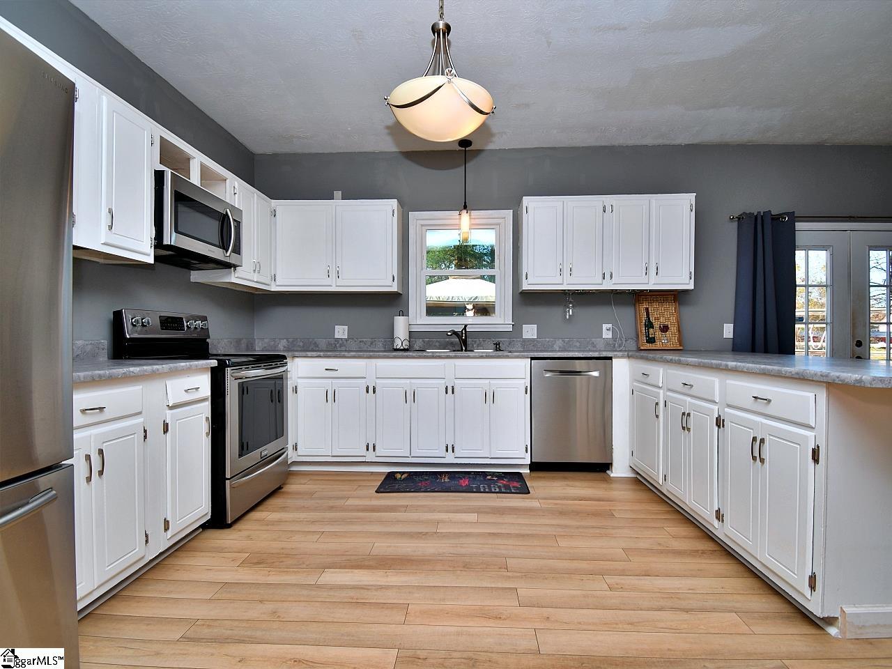 514 Brooks Road Mauldin, SC 29662 - Photo 9 of 36 Gallery Image 9