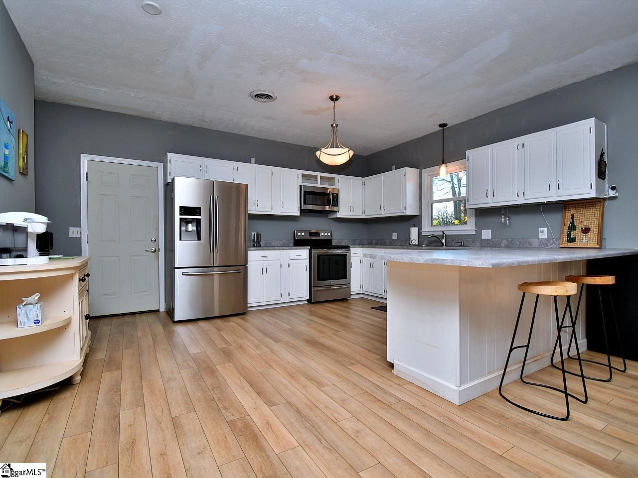 514 Brooks Road Mauldin, SC 29662 - Photo 10 of 36 Gallery Image 10