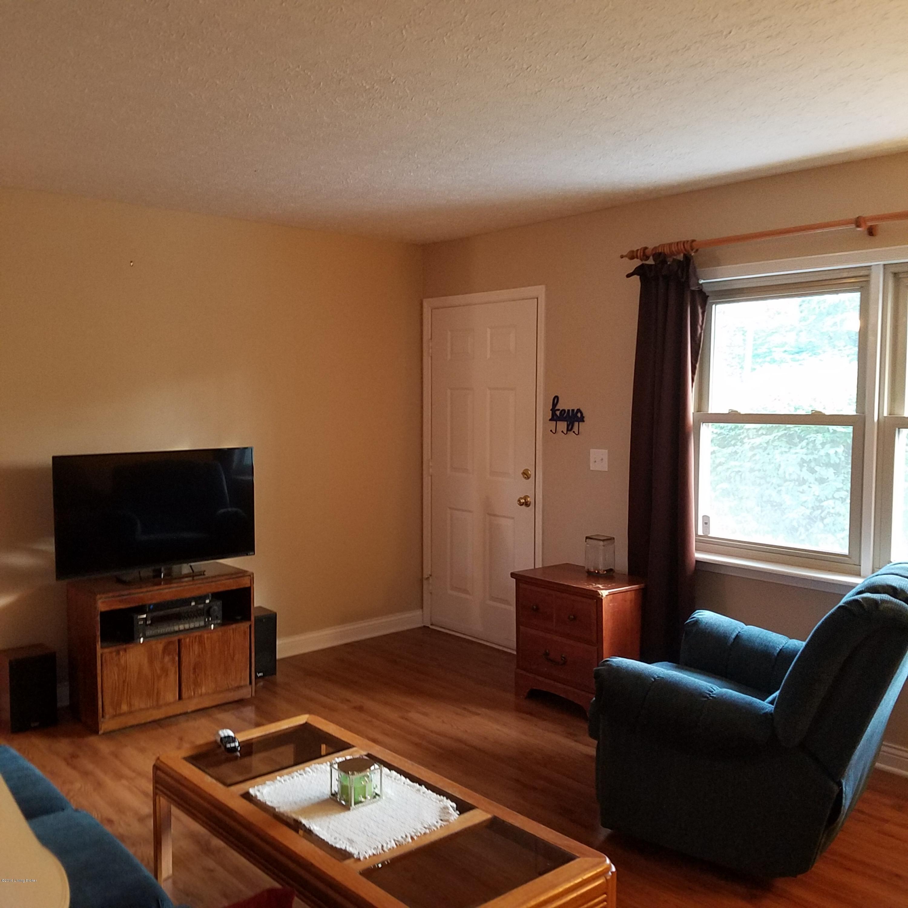 6710 Flaherty Road Vine Grove, KY 40175 - Photo 9 of 31 20160915_184828
