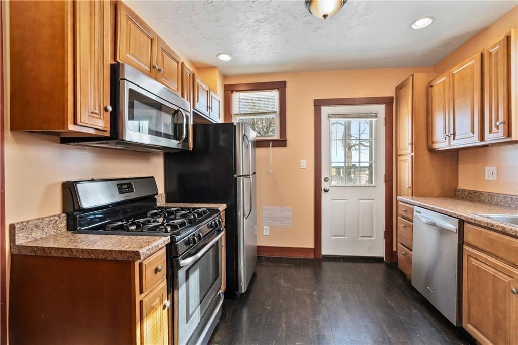 3409 Brownsville Road Pittsburgh, PA 15227 - Photo 12 of 35 Stainless steel appliances...