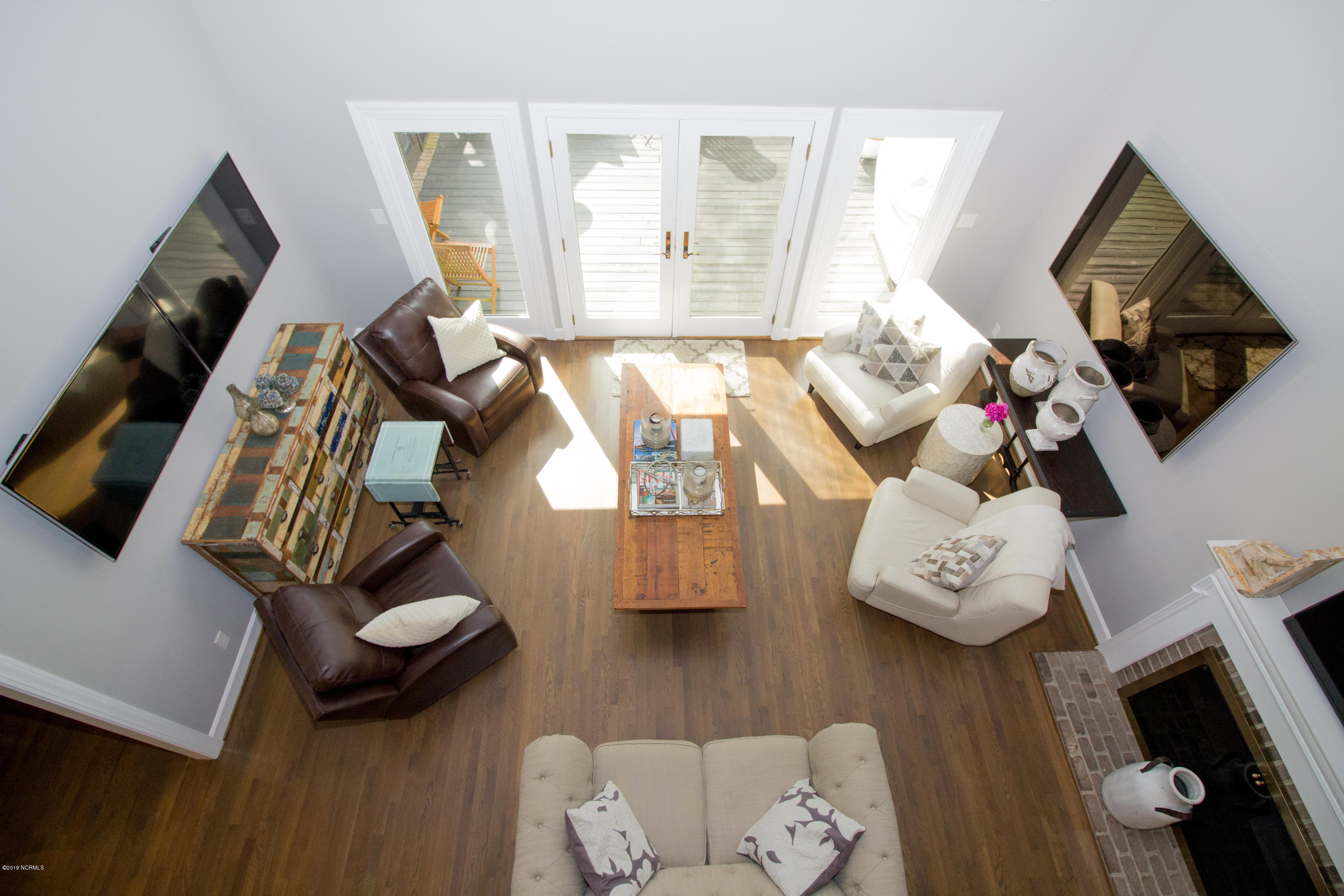 132 Catnip Point Road Bath, NC 27808 - Photo 19 of 45 Living Room