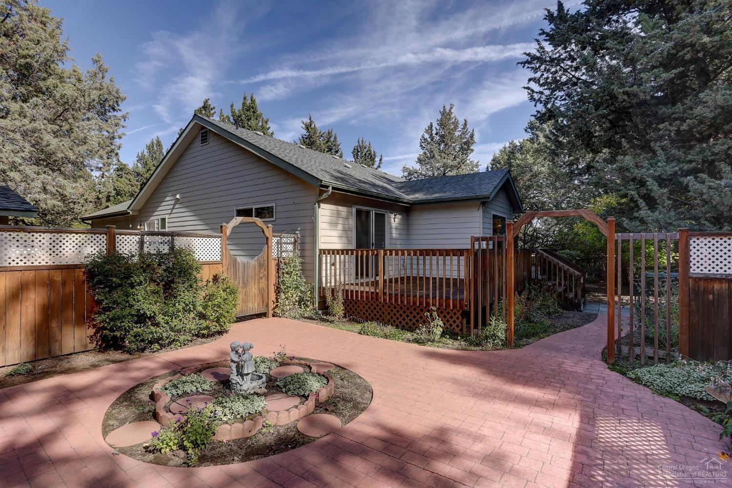 20443 Rae Road Bend, OR 97702 - Photo 20 of 25 A separate patio area out back for garde