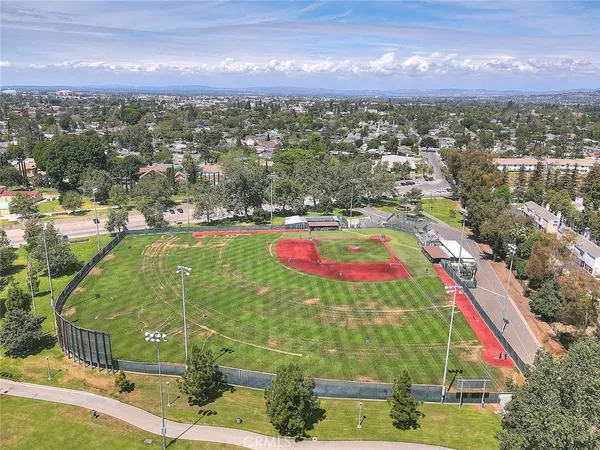 $699,800 | 700 East Lake Drive, Unit 7, Orange, CA 92866