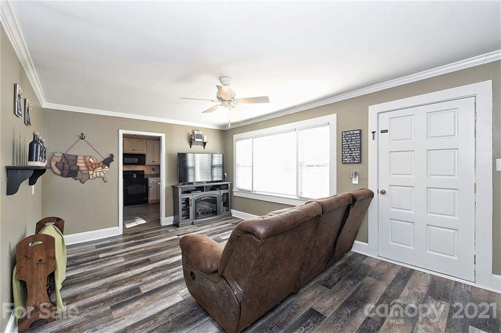 2927 Brantley Road Kannapolis, NC 28083 - Photo 3 of 37 Gallery Image 3