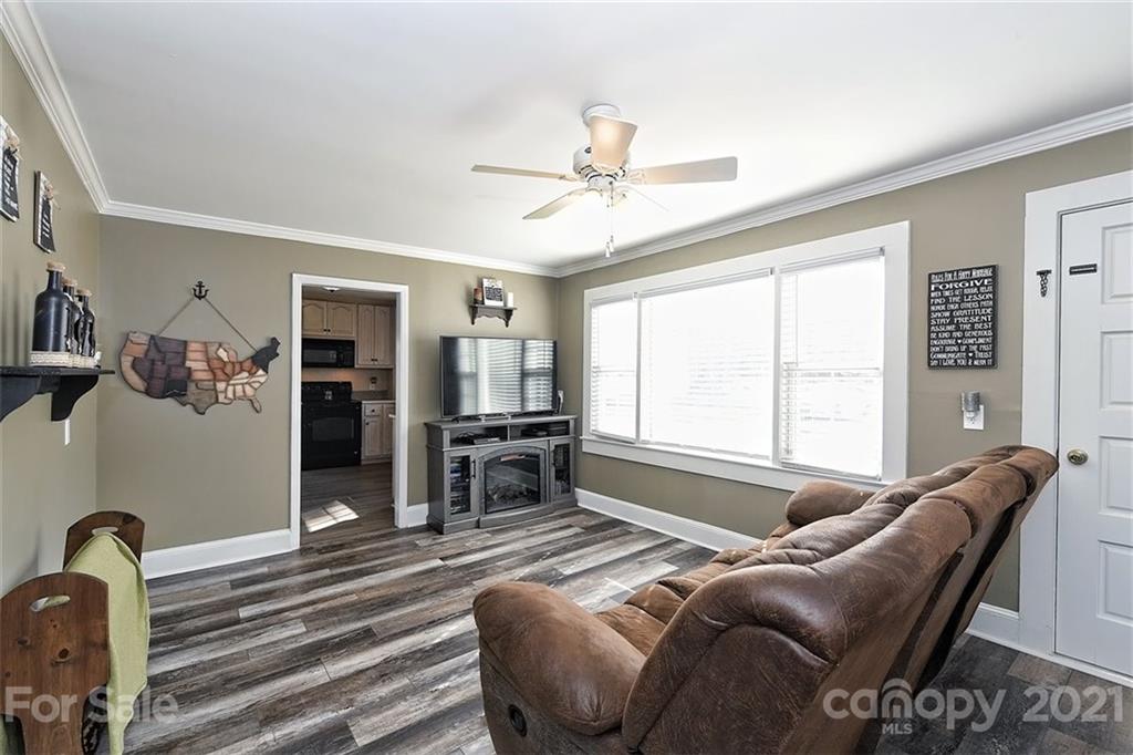 2927 Brantley Road Kannapolis, NC 28083 - Photo 4 of 37 Gallery Image 4