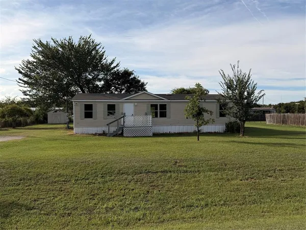 $1,600 | 2517 Willow Oak Lane, Burleson, TX 76028