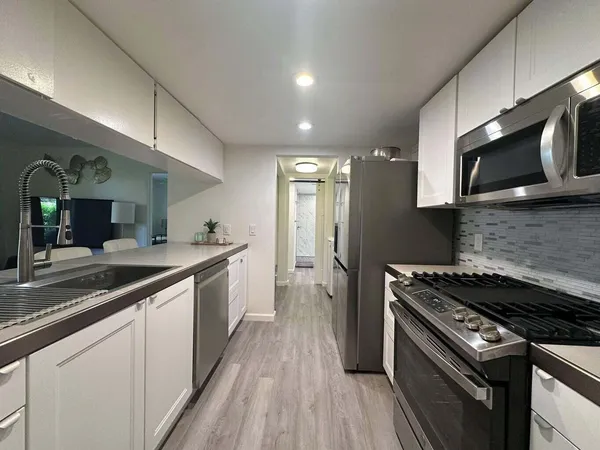 $1,950 | 2023 North Vía Miraleste, Palm Springs, CA 92262