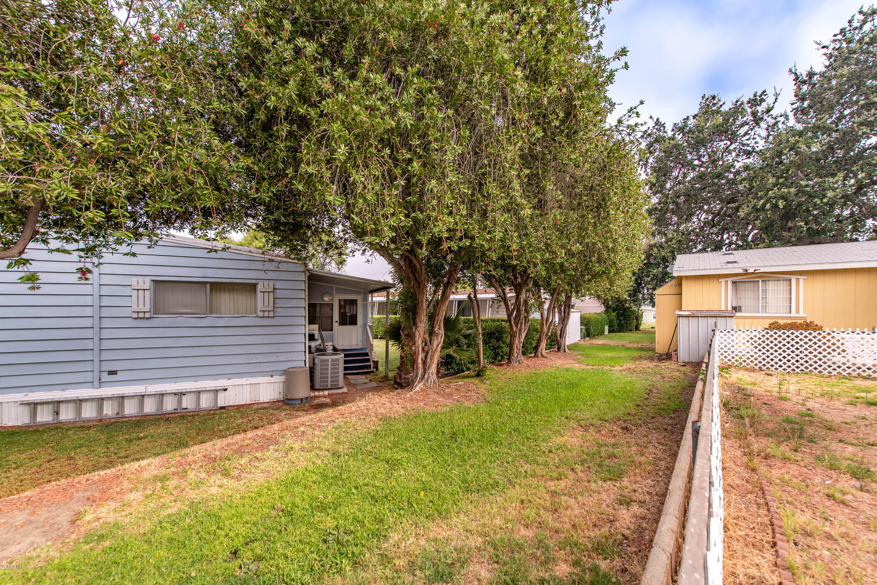 1550 Rory Lane, Unit 205 Simi Valley, CA 93063 - Photo 24 of 32 1550 Rory Ln Simi Valley-23