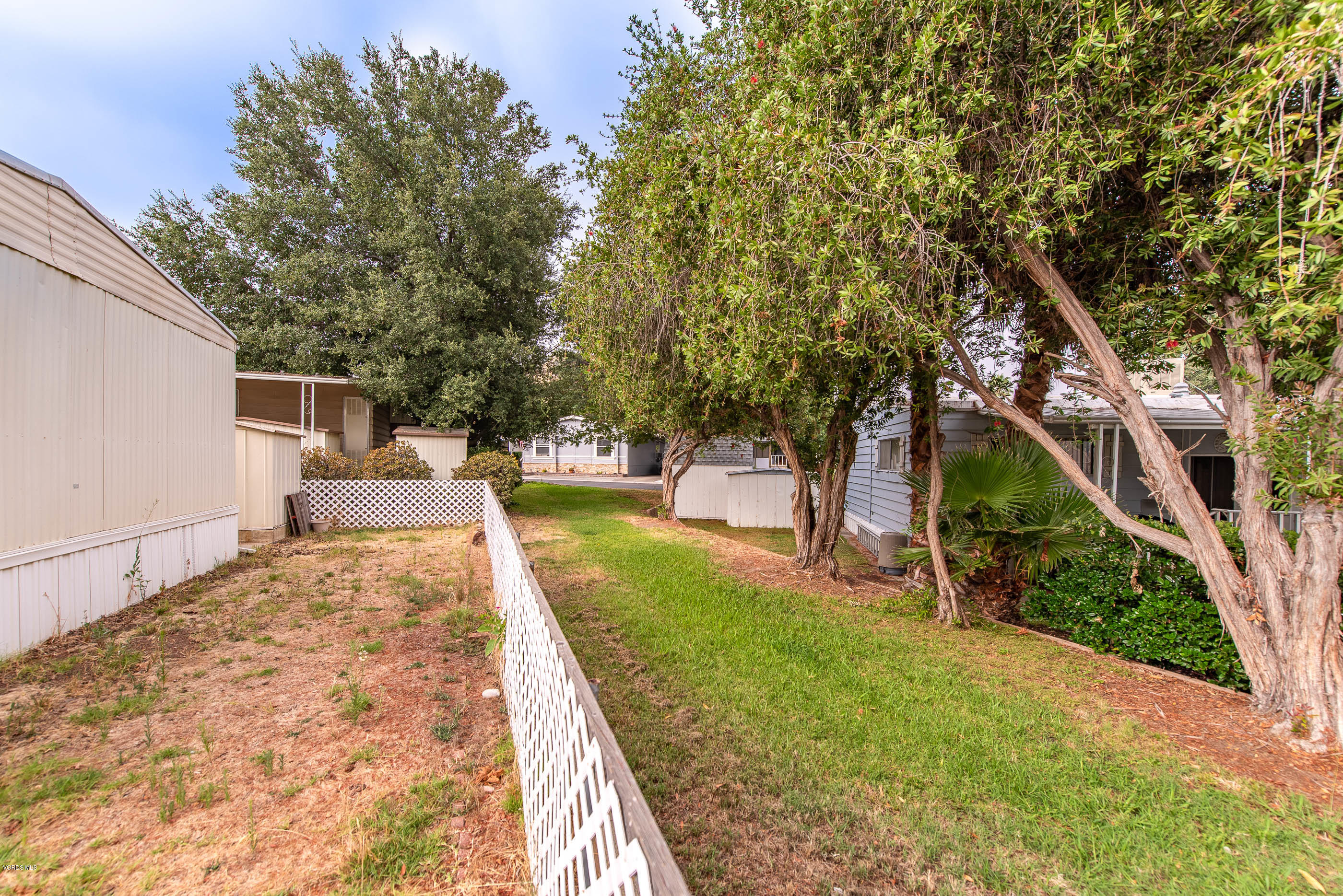 1550 Rory Lane, Unit 205 Simi Valley, CA 93063 - Photo 25 of 32 1550 Rory Ln Simi Valley-24