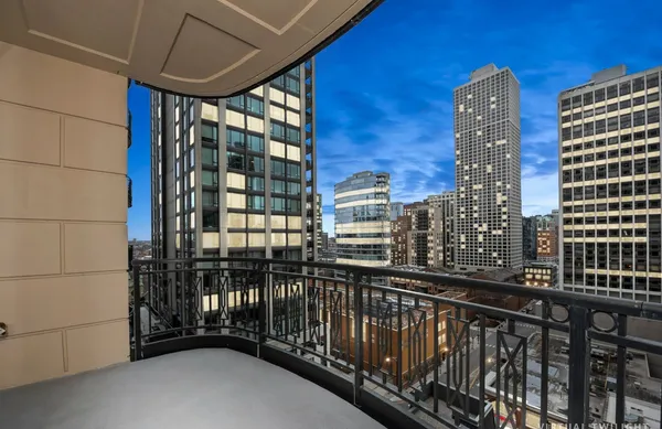 $4,900 | 10 East Delaware Place, Unit 14A, Chicago, IL 60611