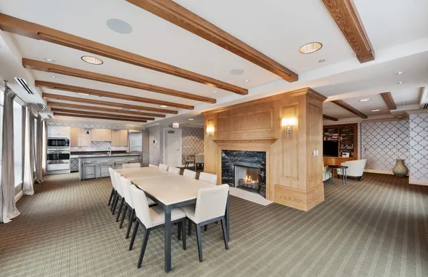 $4,900 | 10 East Delaware Place, Unit 14A, Chicago, IL 60611