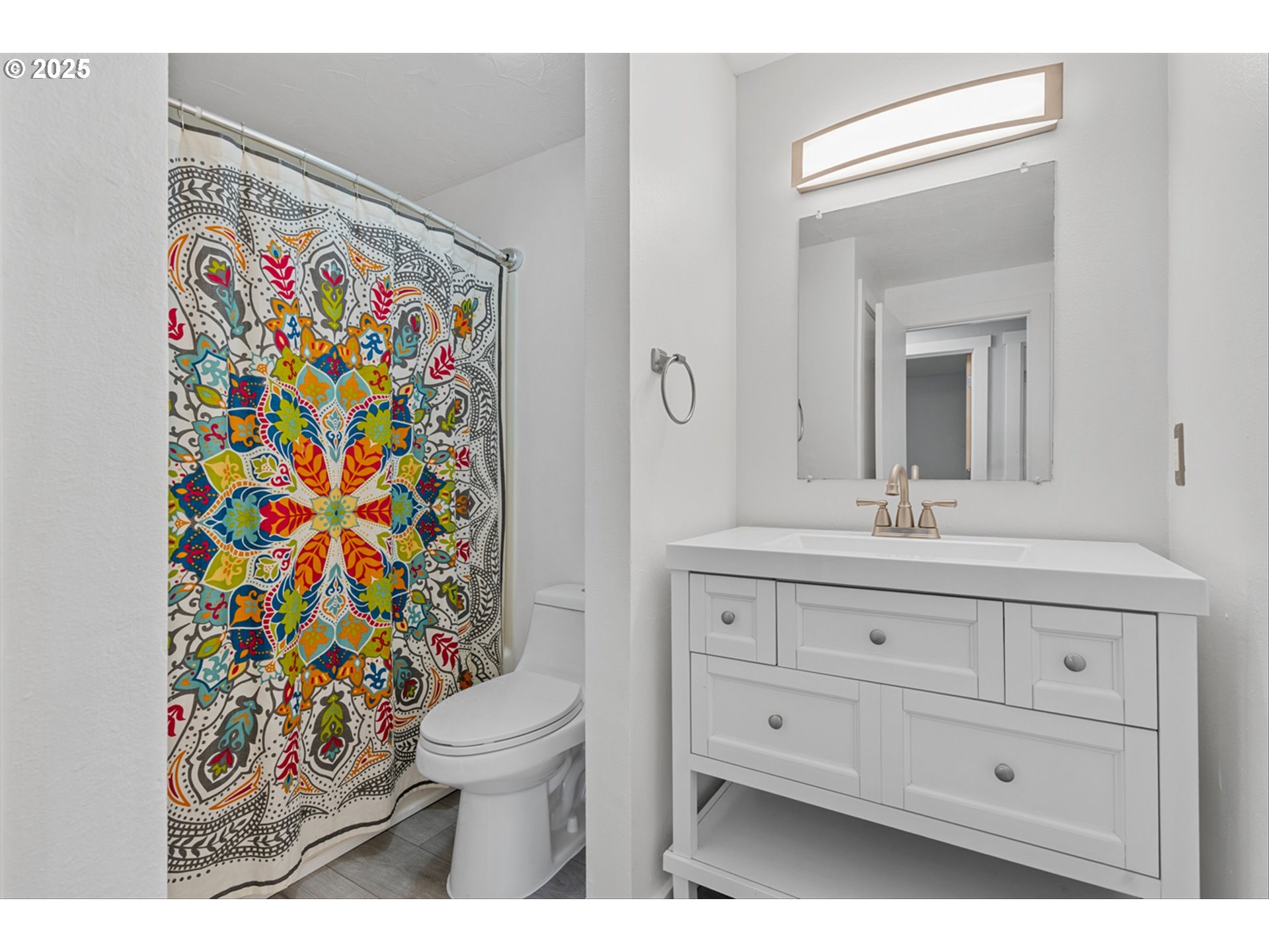 9142 Southwest Raritan Court Tualatin, OR 97062 - Photo 11 of 20 Bathroom