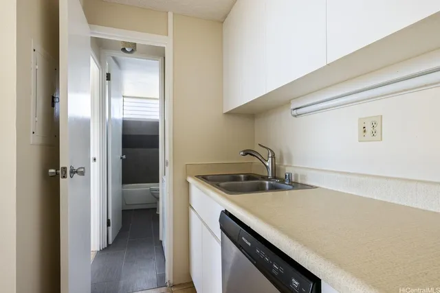 $1,900 | 1060 Kamehameha Highway, Unit 3302A, Pearl City, HI 96782