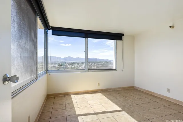 $1,900 | 1060 Kamehameha Highway, Unit 3302A, Pearl City, HI 96782