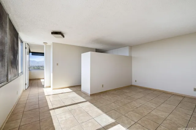 $1,900 | 1060 Kamehameha Highway, Unit 3302A, Pearl City, HI 96782