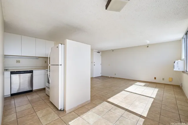 $1,900 | 1060 Kamehameha Highway, Unit 3302A, Pearl City, HI 96782