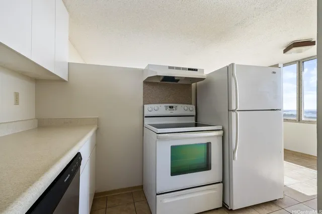 $1,900 | 1060 Kamehameha Highway, Unit 3302A, Pearl City, HI 96782