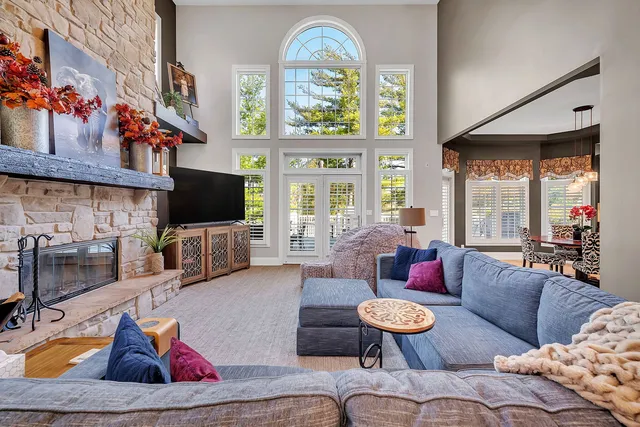 a view of a bedroom with washer and dryer