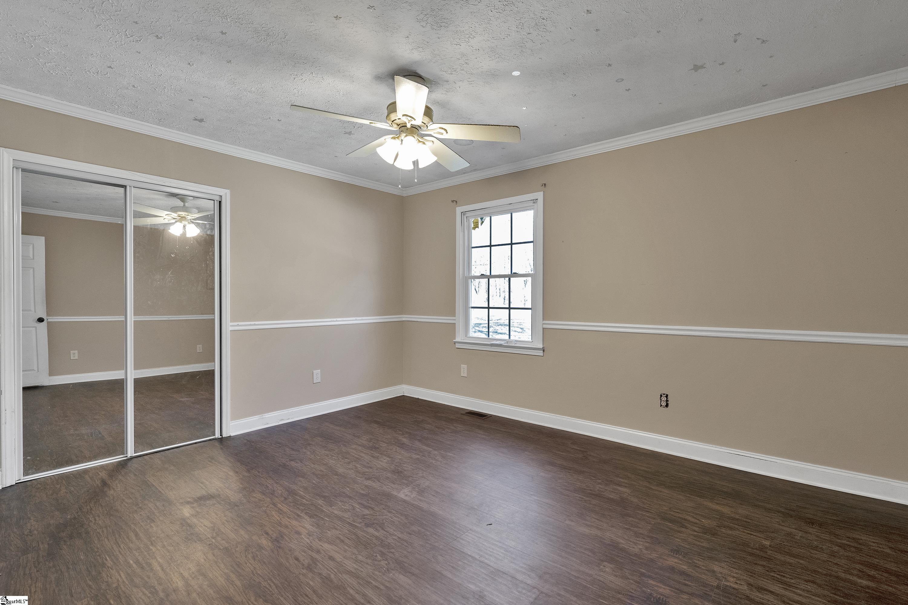 204 Pleasant Drive Greer, SC 29651 - Photo 12 of 35