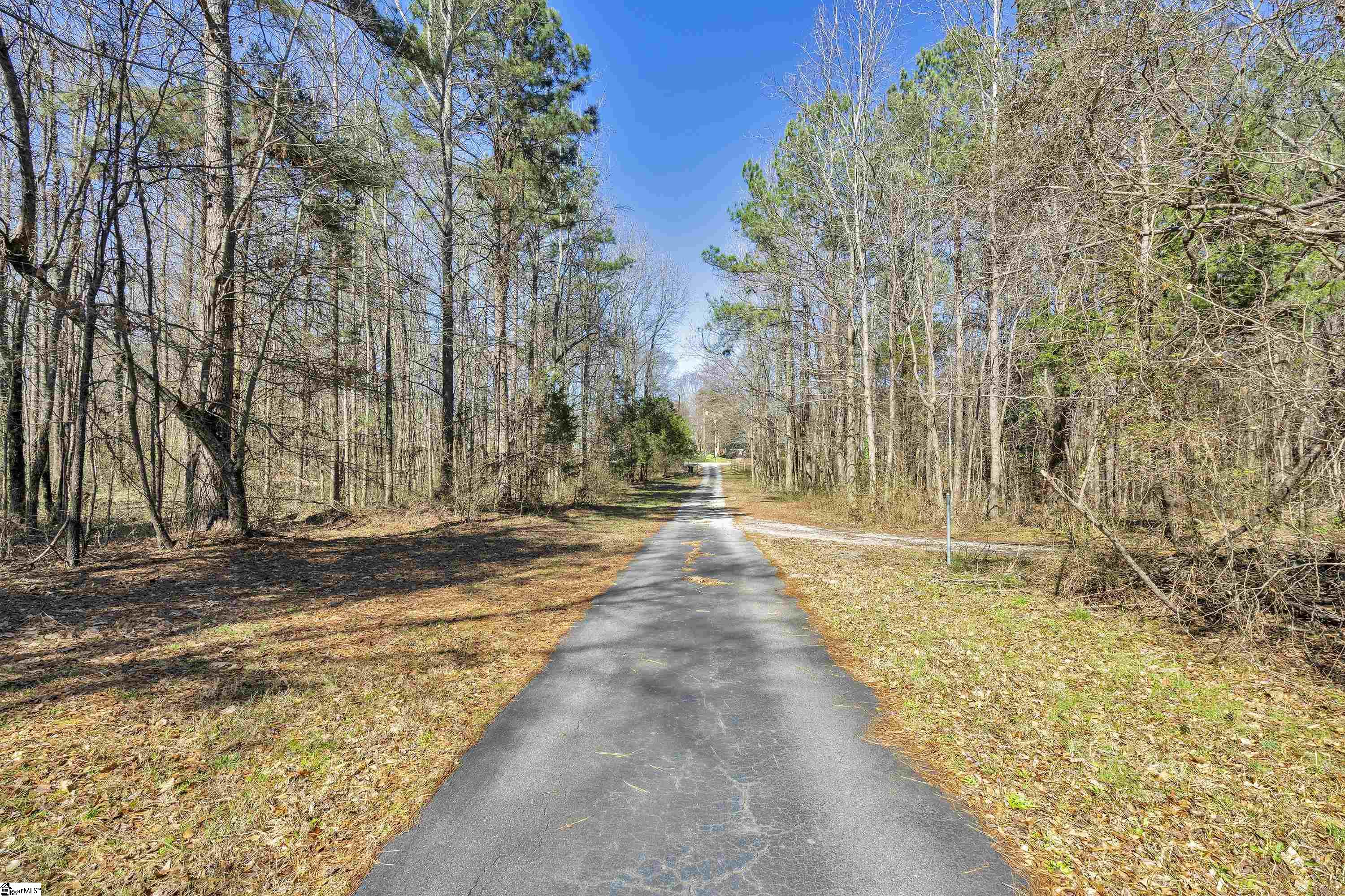 204 Pleasant Drive Greer, SC 29651 - Photo 31 of 35