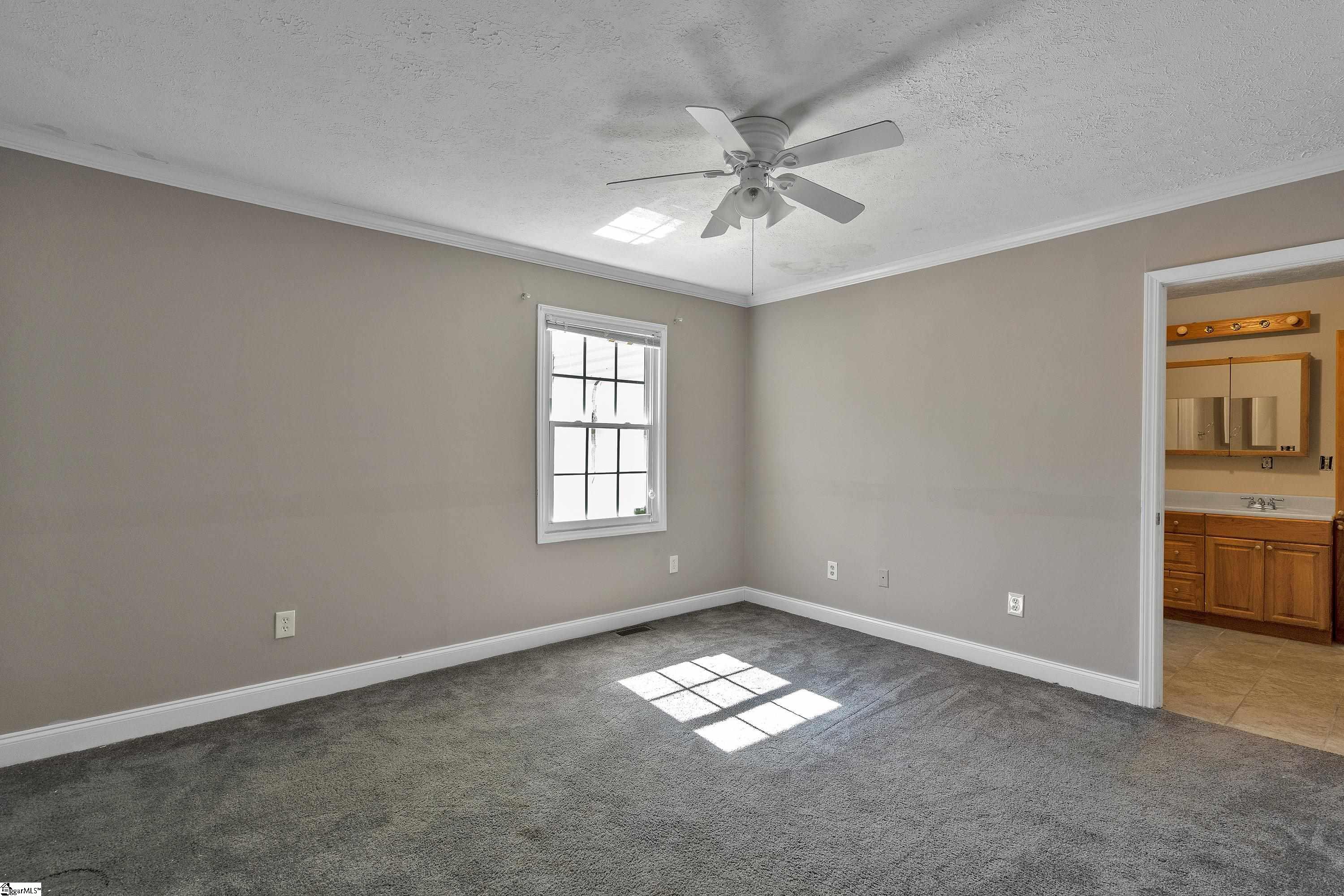 204 Pleasant Drive Greer, SC 29651 - Photo 9 of 35