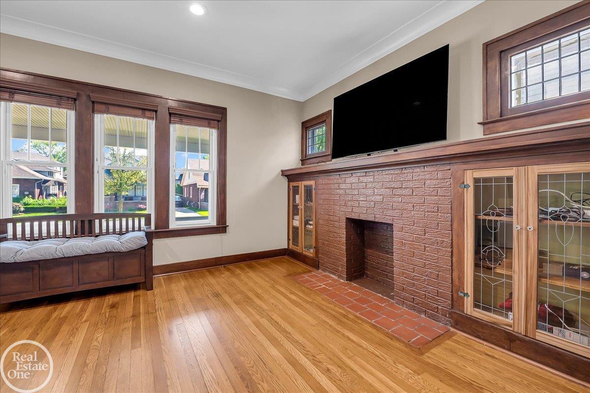 1357 Nottingham Road Grosse Pointe, MI 48230 - Photo 9 of 38 50180286-a73c5b55-e241-4f4b-8d31-782fcc71324f.JPG